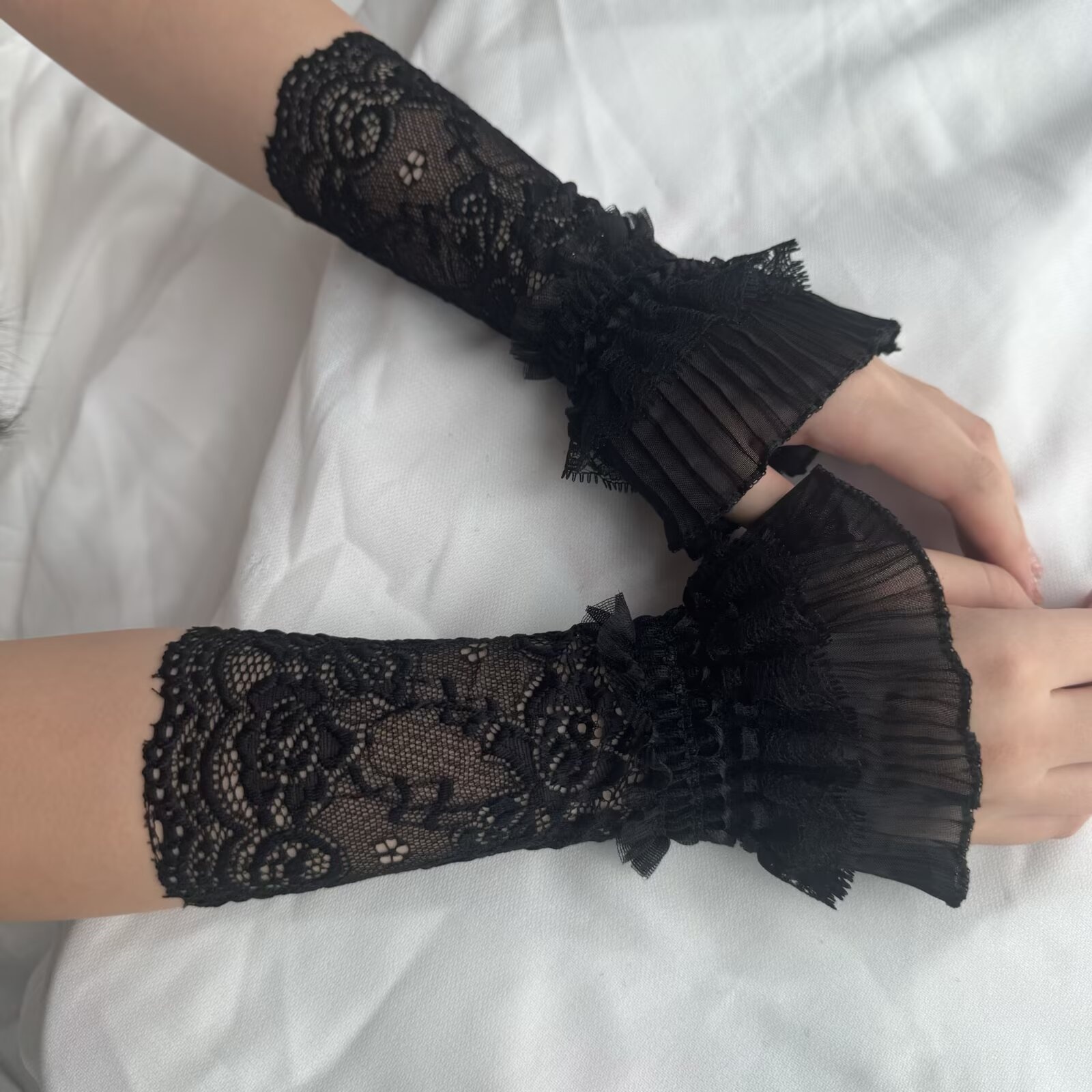 Lace Hollow Wrist Covers Trump - Men Accessories For Wedding review and price